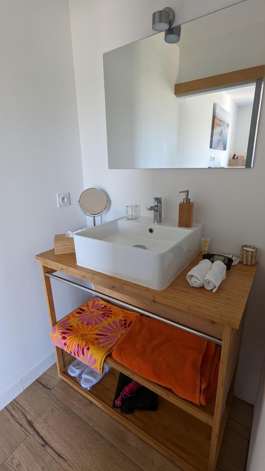 Chambre L A Tavel Exteriör bild