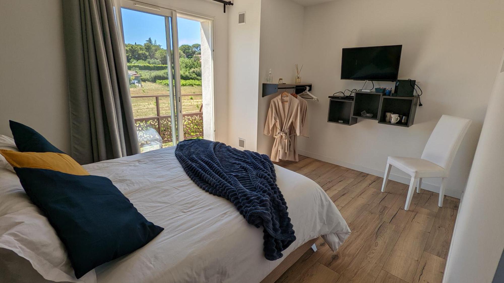 Chambre L A Tavel Exteriör bild